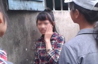 Một nữ sinh bị đánh hội đồng, các bạn vô cảm cổ vũ