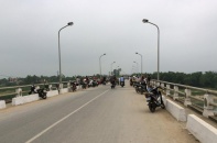 Nam thanh niên bất ngờ nhảy cầu Đô Lương tự tử
