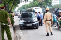 Nghi can thuê "sát thủ" đâm chết người trong xe ô tô bị bắt