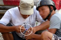 Cận cảnh tụ điểm "chơi" ma tuý công khai ở cầu Tam Bạc