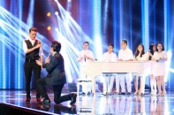 Nhân tố bí ẩn: Mr Đàm bối rối nhận hoa của Dương Khắc Linh