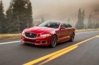 Jaguar XJ 2015 có giá từ 75.125 USD