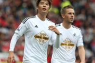 MU 1-2 Swansea: Rooney ghi bàn, MU vẫn chết chìm ở Old Traford