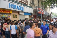 Vụ xếp hàng mua hàng hiệu thanh lý: Gucci khẳng định “không liên quan"