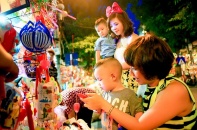 Đồ chơi Trung thu: Người tiêu dùng "sính nội", hàng Trung Quốc lép vế