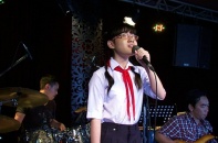 Giọng hát Việt nhí: Cô bé khiếm thị da diết ca khúc về mẹ