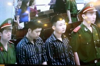 Chất lạ trên xác chị Huyền là hỗn hợp "thạch cao" và "mỡ người"!