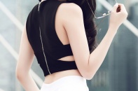 Ngọc Trinh đẹp nõn nà trong ảnh quảng cáo mới