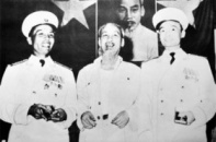 Chuyện bức ảnh Bác Hồ chụp với hai tư lệnh "Phát - Tài"