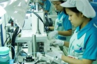 Canon kêu khổ vì "cuộn băng dính cũng phải nhập"