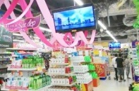 Giảm giá gần 50% hàng thời trang tại Ocean Mart