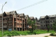 Tiền ngân hàng "chôn sâu" dưới vườn Thạch Thất, đất Đông Anh