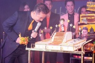 Mr. Đàm tiết lộ người bạn tặng bánh sinh nhật dát 100 chỉ vàng
