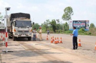 Bị phát hiện nhận hối lộ, thanh tra giao thông nhảy lầu tự tử