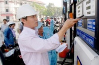 Xăng vừa giảm thêm 670 đồng/lít