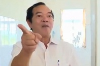 Giám đốc bệnh viện say xỉn văng tục, ngăn cản phóng viên