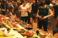 ‘Đại tiệc’ hàng hiệu giảm giá 50% ở Hà Nội