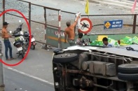 Lật xe chở nước ngọt tại TP.HCM: Giang hồ "hôi của" trước mặt CSGT, dân phòng?
