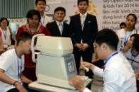 Tặng kính mắt Hàn Quốc cho 1.000 trẻ em khuyết tật, khó khăn