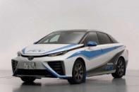 Toyota FCV lăn bánh tranh tài trên đường đua