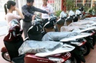 Mua Honda Lead mất tiền chênh, "vênh" hơn giá hãng 8 triệu đồng