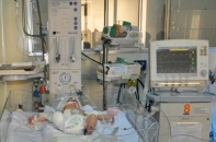 Người cứu bé sơ sinh bị văng khỏi bụng mẹ được khen thưởng