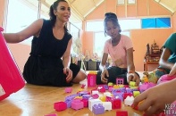Cô bé mồ côi Thái Lan từ chối làm con nuôi Kim Kardashian