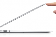 Top 10 laptop "pin trâu" nhất hiện nay