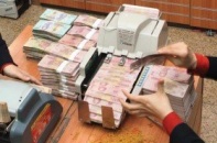 Tiền vẫn chảy vào ngân hàng yếu