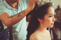 Ảnh hậu trường trang điểm cho cô dâu xin đẹp Quỳnh Nga