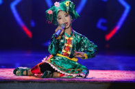 Cậu bé "Thị Mầu" Đức Vĩnh lại gây sốt với chầu văn "Cô đôi thượng ngàn"