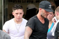 David Beckham và con trai cả gặp tai nạn xe hơi