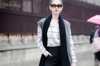 Ngọc Trinh dạo phố London giữa trời mưa rét âm 2 độ C
