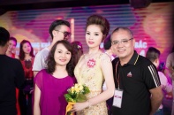 Mẹ tân hoa hậu Kỳ Duyên: "Mẹ nào mà chẳng xót con…"