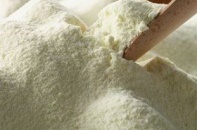 Giá sữa nguyên liệu tiếp đà giảm nhẹ