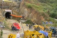 Sự cố sập đường hầm: Trắng đêm giải cứu 12 công nhân bị mắc kẹt