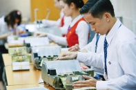 Sếp ngân hàng: Thưởng 5 tháng lương cho nhân viên ăn Tết