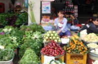 Hàng hoá tiêu dùng chưa giảm theo xăng