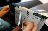 Giá vé máy bay giảm mạnh tới 50%