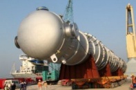 Lọc hóa dầu Nghi Sơn nhận tháp phân tách dầu từ Hàn Quốc