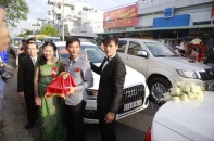 Mải lo tiệc cưới, nhà Công Vinh bị nữ khách "không mời mà đến" liều lĩnh trộm xe