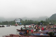 Giá vé đi đò Chùa Hương: 35 nghìn đồng/người