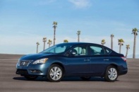 Nissan Sentra 2015 chốt giá khởi điểm từ 16.480 USD