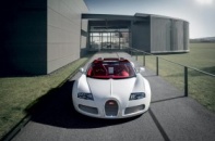 Siêu xe siêu sang Bugatti Veyron còn "ế" 8 chiếc