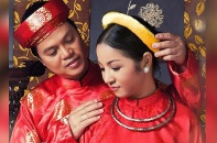 Danh hài Thúy Nga tiết lộ chuyện bị chồng cũ bỏ "bùa mê"