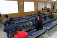 Khối ngoại săn “cá mập”