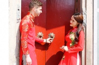 Hương Giang Idol dịu dàng tình tứ bên bạn nhảy