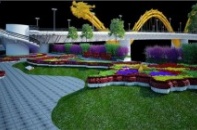 Đường hoa Xuân độc đáo cạnh cầu Rồng, Đà Nẵng