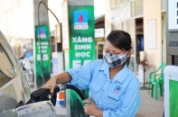 Xăng E5 vừa giảm giá thêm 320 đồng/lít