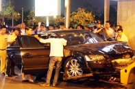 Tài xế của Hồ Ngọc Hà đâm 11 người do phanh nhầm chân ga?